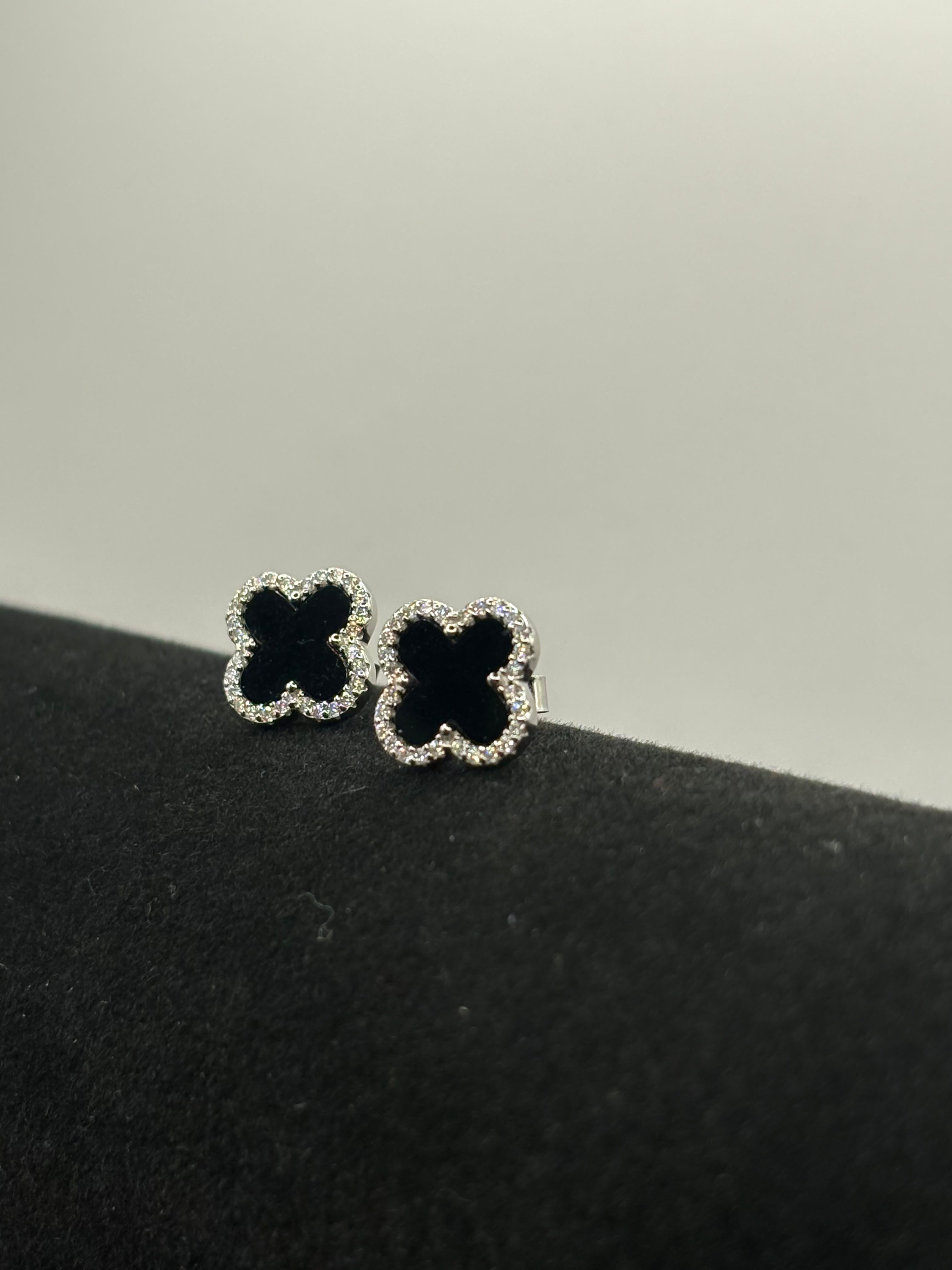 Elegant Black Clover Moissanite Stud Earrings (0.27ctw)