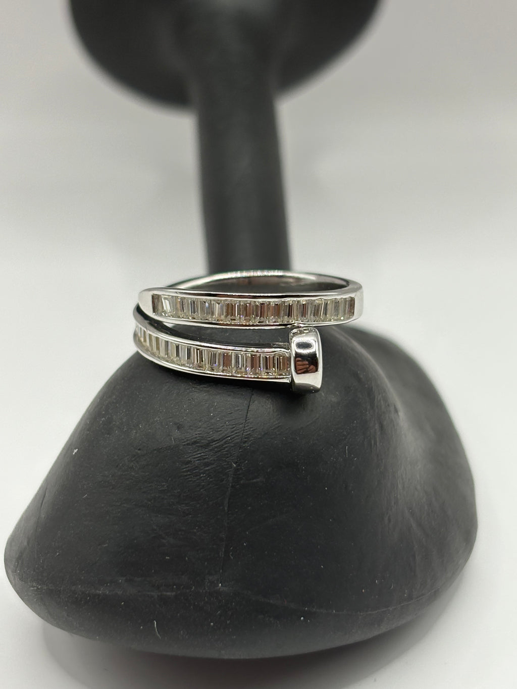 Baguette Moissanite Bypass Nail Ring