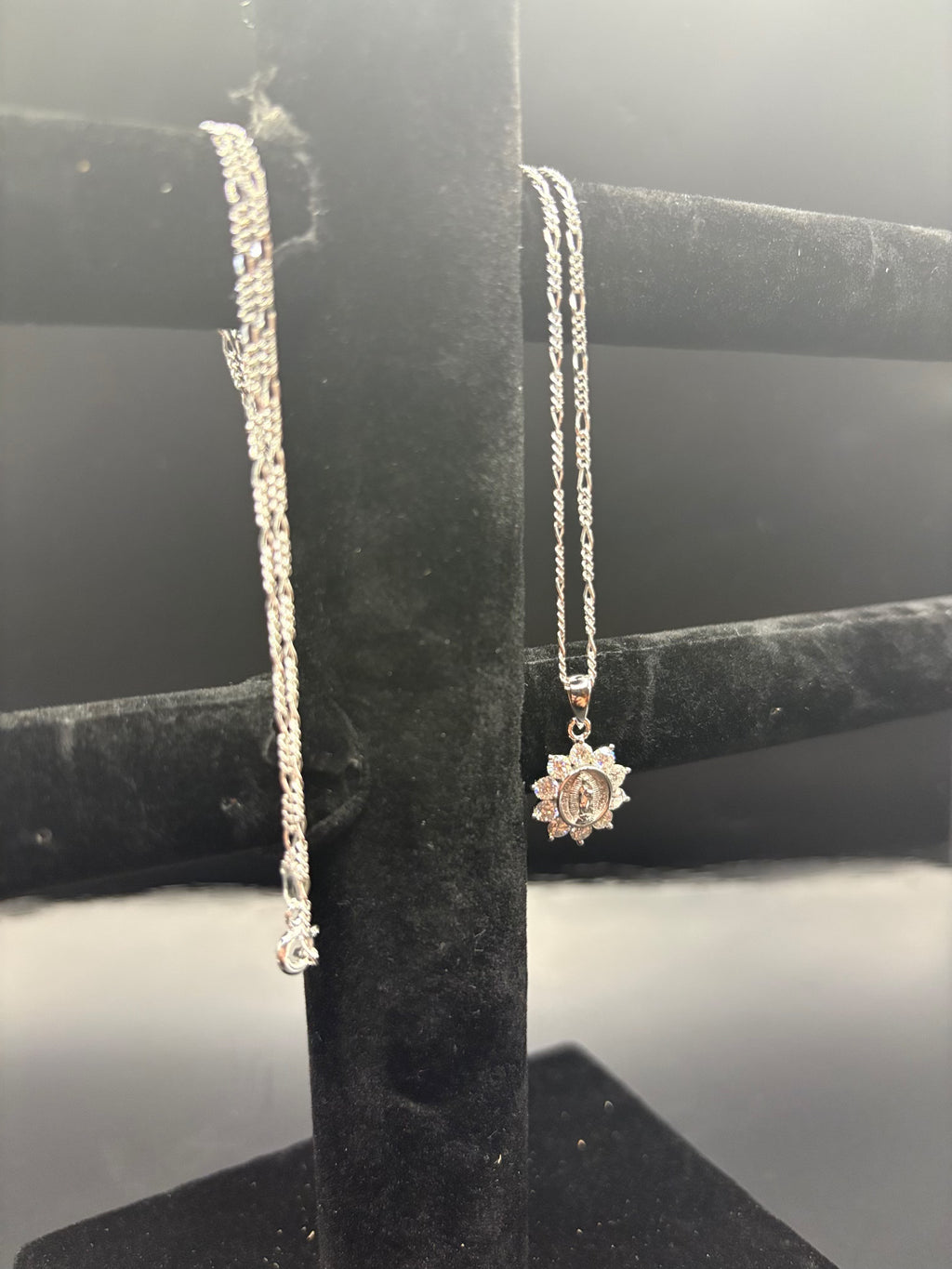 Virgin Mary Pendant Necklace in Sterling Silver – Sacred Halo Medal & Figaro Chain