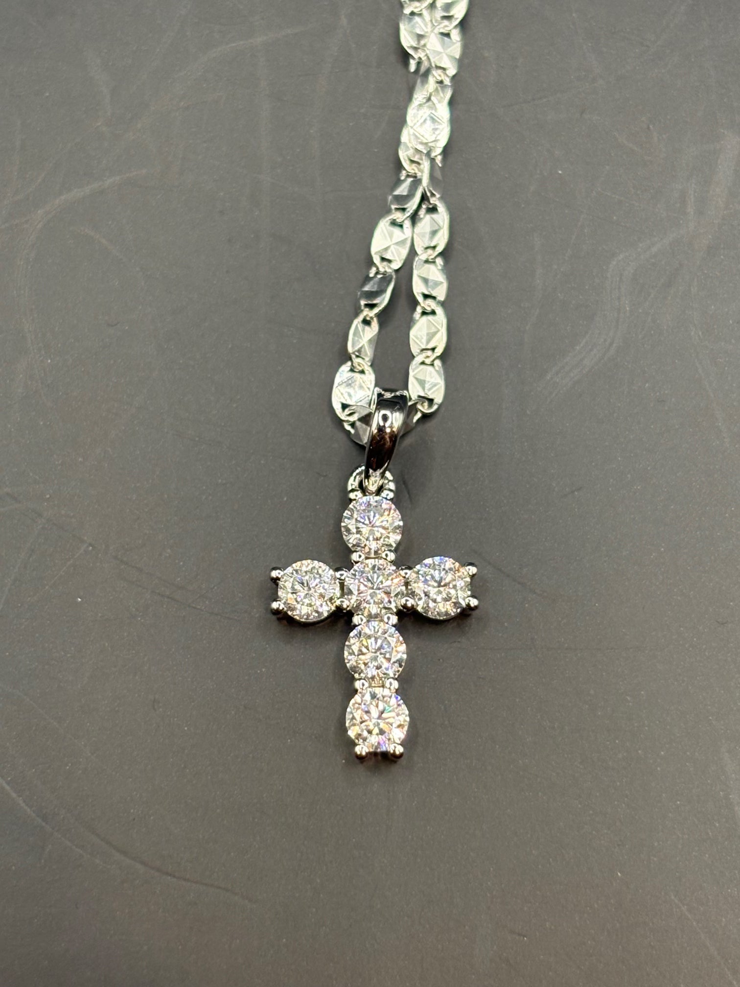 Cross Pendant Necklace in S925 Sterling Silver – Diamond Sparkle Faith Charm